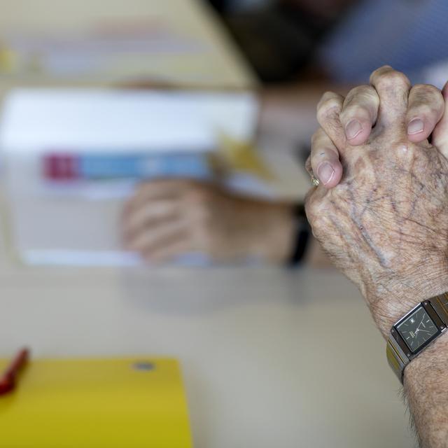 On estime en Suisse qu'il y a plus de 140'000 personnes de plus de 65 ans qui sont gays. [Keystone - Alexandra Wey]