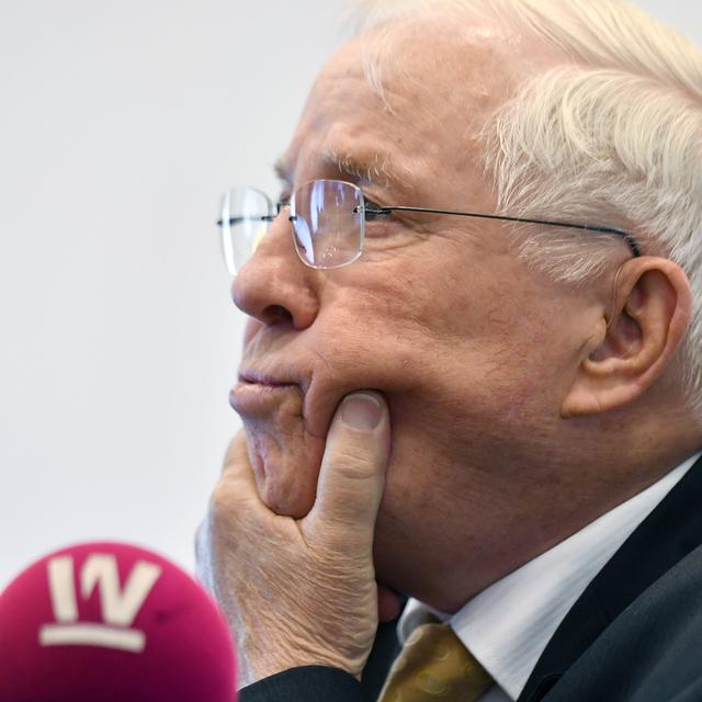 Christoph Blocher devant la presse à Zurich, 16.04.2019. [Keystone - Walter Bieri]