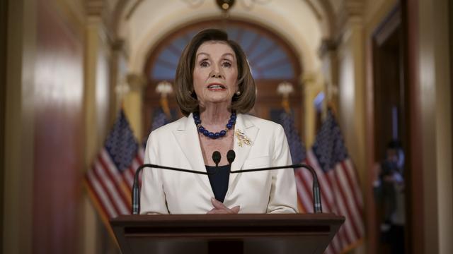 Nancy Pelosi demande que soit rédigé l'acte d'accusation contre Trump. [Keystone - AP Photo/J. Scott Applewhite]