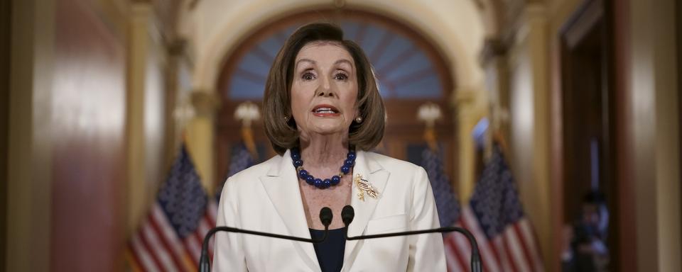 Nancy Pelosi demande que soit rédigé l'acte d'accusation contre Trump. [Keystone - AP Photo/J. Scott Applewhite]