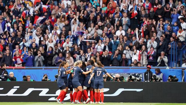 Le Parc des Princes affichait guichets fermés vendredi lors du match d'ouverture (France-Corée du Sud 4-0). [AFP - Lionel BONAVENTURE]