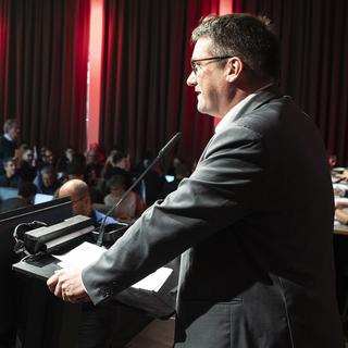 Christian Levat, le 30 novembre à Berne, devant l'assemblée des délégués du Parti socialiste. [Keystone - Peter Schneider]
