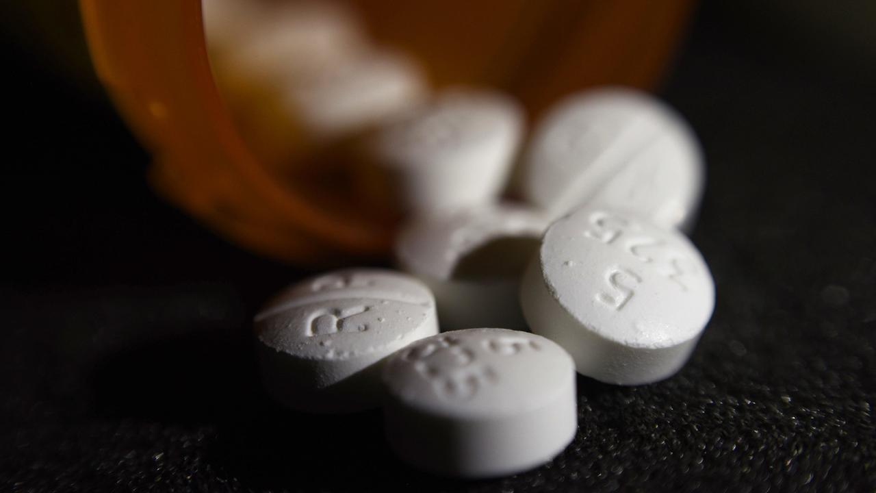 La crise des opiacés a fait 47'000 morts aux Etats-Unis, rien qu'en 2017. Ces produits induisent une forte dépendance pouvant mener à la consommation de drogues illicites comme l'héroïne ou le fentanyl, à fort risque d'overdose fatale. [Keystone/ap photo - Patrick Sison]