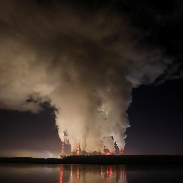 L'usine électrique fonctionnant au charbon de Belchatow, en Pologne. [Reuters - Kacper Pempel]