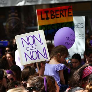 Forte mobilisation à Lausanne à l'occasion de la grève des femmes. [Reuters - Denis Balibouse]