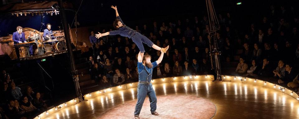 "Campana", un spectacle du Cirque Trottola. [festivalcite.ch - Philippe Laurençon]