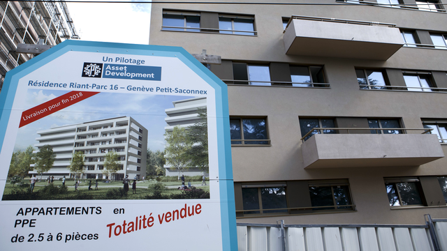 La loi permet de construire en zone de développement jusqu'à 70% de logements destinés à la vente (image d'illustration.) [Keystone - Salvatore Di Nolfi]