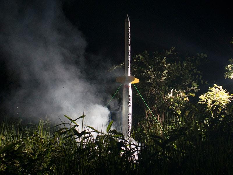 Lancement d'une fusée d'essai Tropotest, dans le cadre du programme spatial de la République démocratique du Congo (RDC). [Christian Denisart]