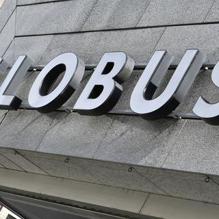 Migros met en vente certaines de ses filiales, dont Globus. [Keystone - Walter Bieri]