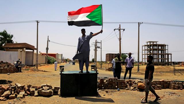 Au Soudan, les manifestants demandent toujours que les militaires rendent le pouvoir aux civils. [REUTERS - Stringer TPX]