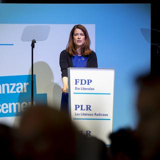La présidente du PLR Petra Gössi devant les délégués à Flawil (SG). [Keystone - Christian Merz]