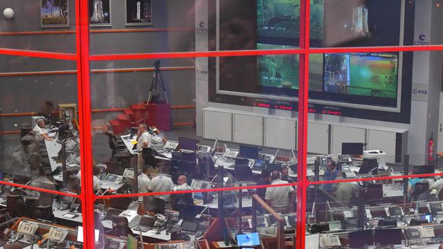 Le centre de contrôle avant le lancement de la fusée Soyouz à Kourou. [Keystone - Sergey Mamontov / Sputnik]