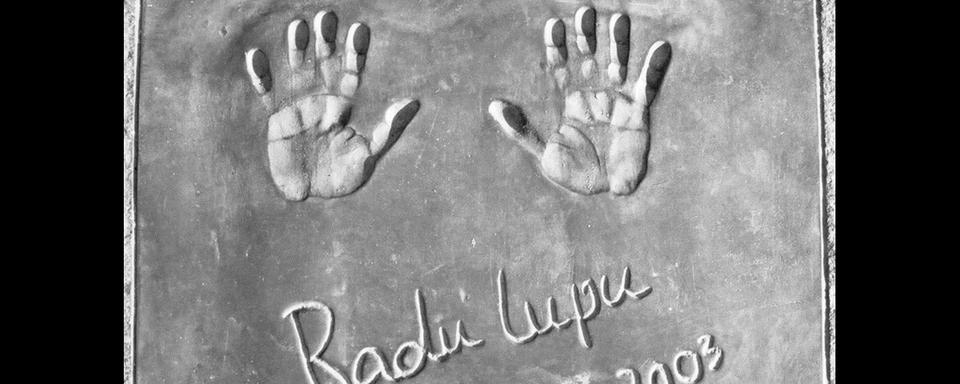 Moulage des mains du pianiste Radu Lupu. [Fondation Pierre Gianadda, Martigny]