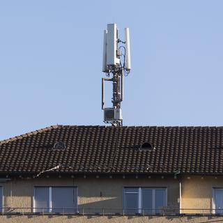Le canton de Vaud a décidé de suspendre l'installation d'antennes 5G sur son territoire. [Keystone - Christian Beutler]