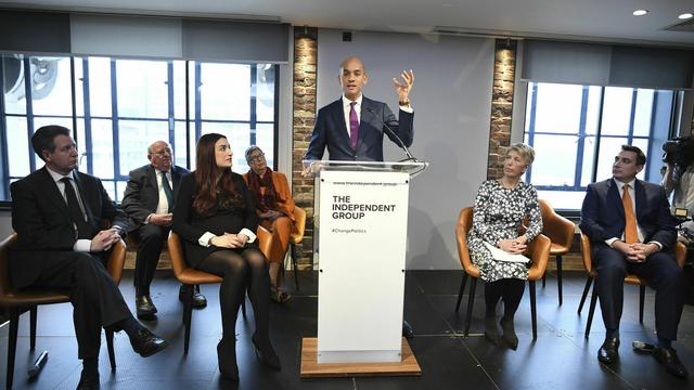 Les sept députés ont expliqué leur décision lors d'une conférence de presse. [AP/Keystone - Stefan Rousseau]