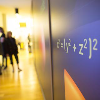 Vue de l'exposition "Sous la surface, les maths" au musée des Arts et Métiers de Paris.
Camille Cier
IHP [IHP - Camille Cier]