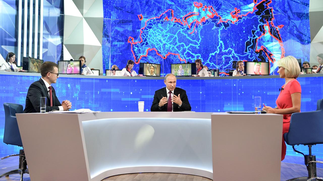 Vladimir Poutine a été interrogé par la population pendant plus de quatre heure jeudi soir. [Reuters/Sputnik - Alexey Nikolsky]