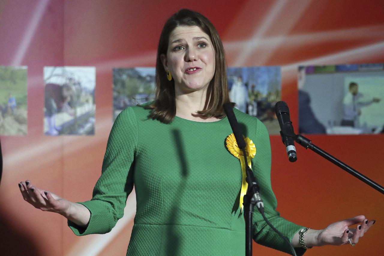 La cheffe des Libéraux-démocrates britanniques au Parlement, Jo Swinson, a perdu son siège de députée. Elle quitte donc son poste. [PA via AP - Jane Barlow]