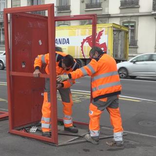 La dernière cabine téléphonique romande a été démontée à Genève. [ats]