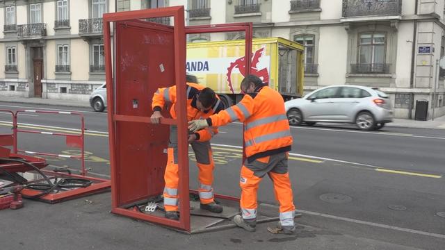 La dernière cabine téléphonique romande a été démontée à Genève. [ats]