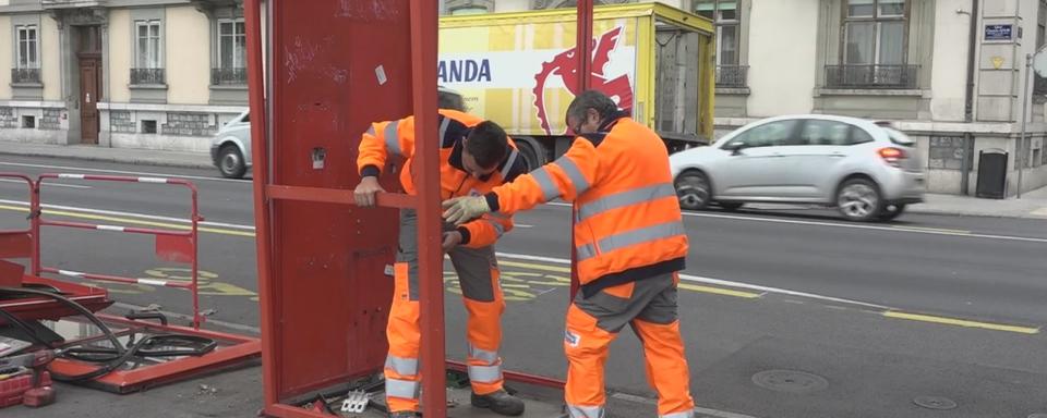 La dernière cabine téléphonique romande a été démontée à Genève. [ats]