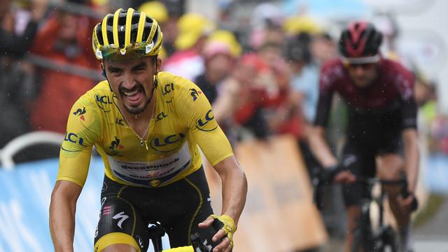 Julian Alaphilippe à l'arrivée de la 15e étape au Prat d'Albis. [AFP - JEFF PACHOUD]