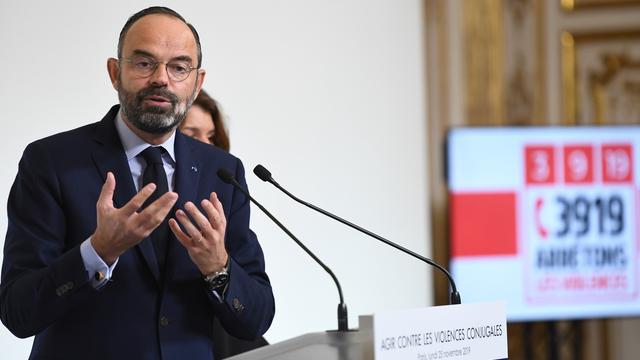 Le Premier ministre Edouard Philippe présente le plan contre les féminicides. [Keystone - EPA/Stéphane de Sakutin]