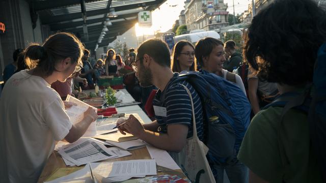 Arrivée des participants pour le sommet européen des grèves du climat Smile For Future à la gare de Lausanne. [CC by SA Smile For Future - François Vermot]