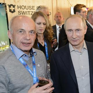 Ueli Maurer avait déjà rencontré Vladimir Poutine lors des JO de Sotchi en 2014. [Keystone - Laurent Gilliéron]