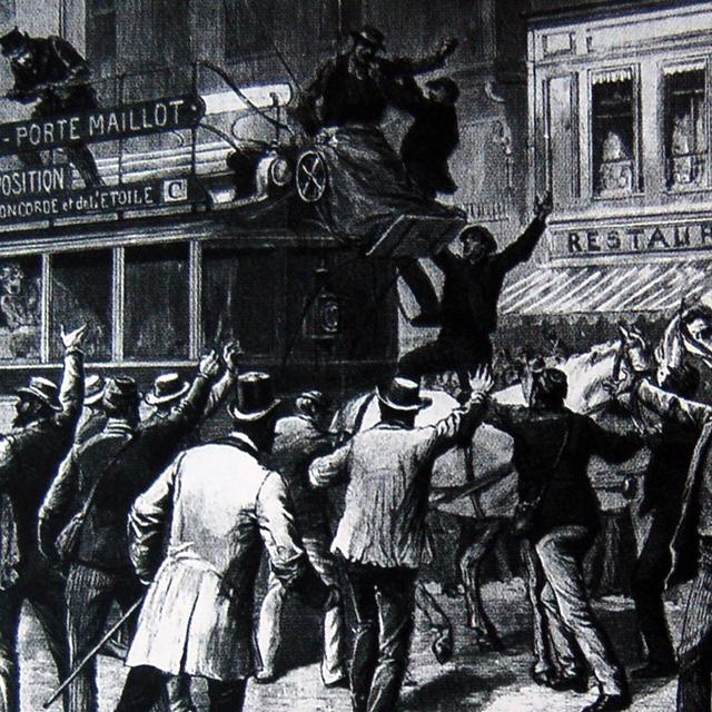 Grève des transports à Paris en 1891, un omnibus est pris d'assaut