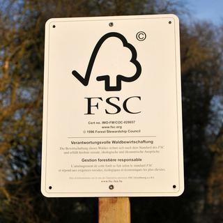 Le label de bois durable FSC. [Wikimedia Commons - Jwh]