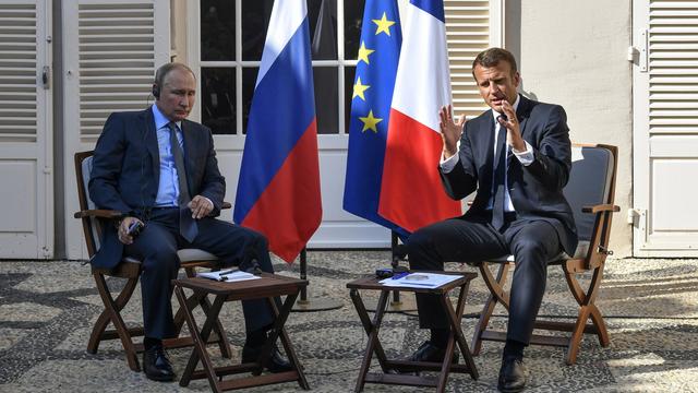 Vladimir Poutine et Emmanuel Macron se sont rencontrés le 19 août 2019. [EPA/Pool Maxpp/Keystone - Gérard Julien]