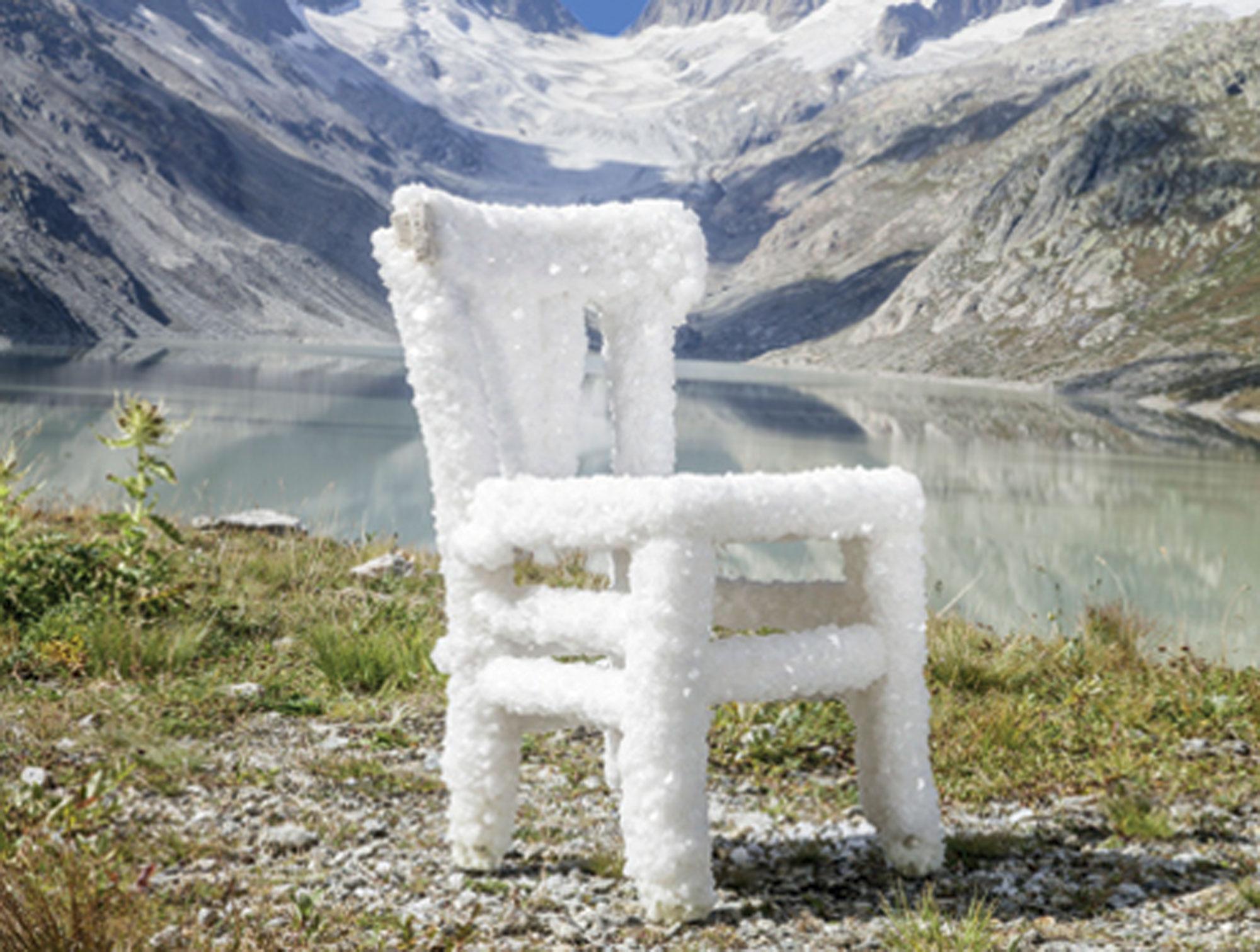 La chaise recouverte de sel de David Brülhart. [Musée de Charmey - David Brülhart]