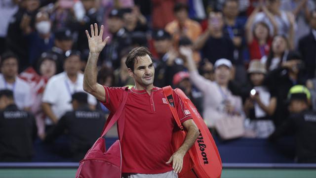 Federer salue son public. [Andy Wong]
