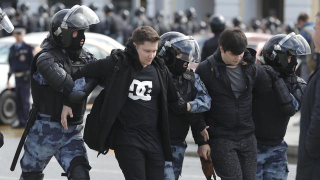 Les forces de l'ordre n'ont pas tardé à intervenir samedi 03.08.2019 au centre de Moscou. [AP/Keystone - Pavel Golovkin]