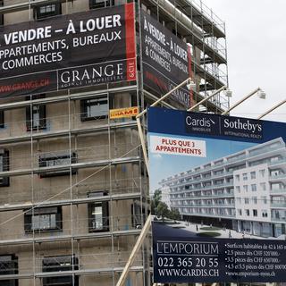 Selon une enquête, acheter un logement en Suisse devient de plus en plus difficile. [Salvatore Di Nolfi]