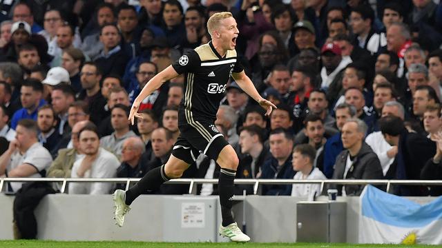 La joie de Donny van de Beek après son but. [AFP - Emmanuel Dunand]