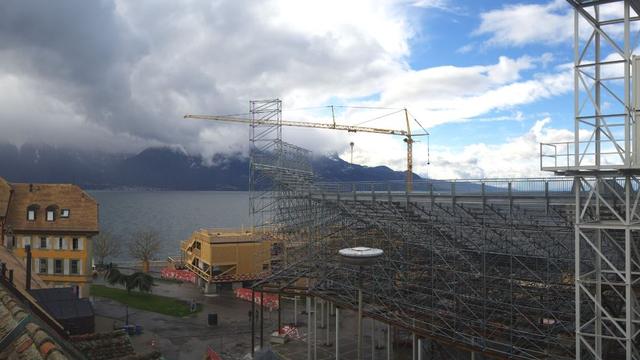 Le chantier de l'arène de la Fête des vignerons sur la place du Marché à Vevey. [Webcam du Musée de l'appareil photographique]