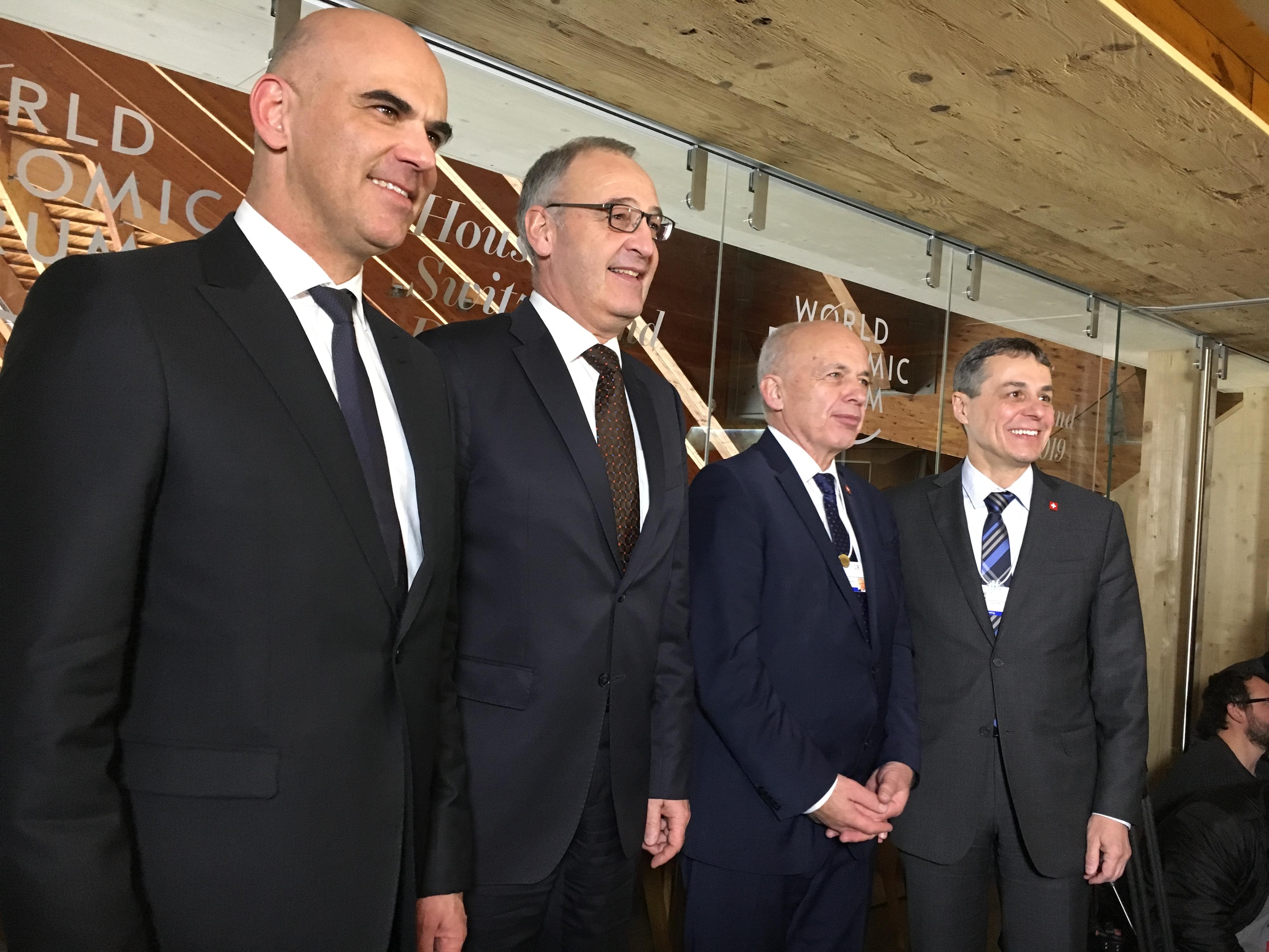 Les conseillers fédéraux Alain Berset, Guy Parmelin, Ueli Maurer et Ignazio Cassis à l'inauguration de la Maison Suisse au Forum économique mondial de Davos. [RTS - Mouna Hussain]