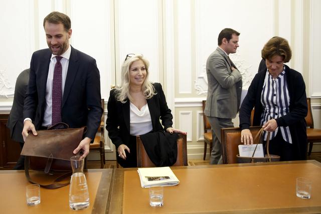 Le president du Conseil d'Etat Antonio Hodgers avec les conseillers d'Etat Nathalie Fontanet, Pierre Maudet et Anne Emery-Torracinta. [Keystone - Salvatore Di Nolfi]