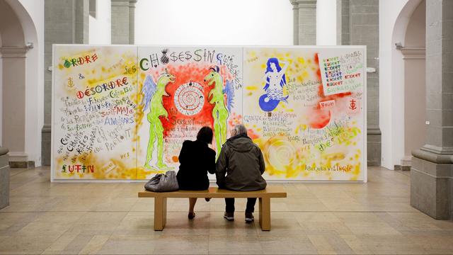 Exposition de Jacques Villegle, plasticien français dans la chapelle de la visitation transformée en salle d'exposition d'art contemporain à Thonon-les-Bains. [Aurimages/AFP - Philippe Roy]