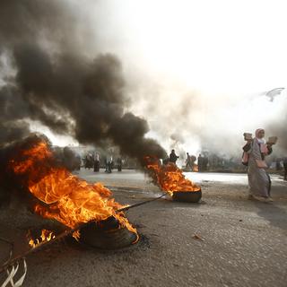 Les forces militaires soudanaises ont cherché à disperser le "sit-in" installé depuis le 6 avril 2019 devant leur QG à Khartoum. [AFP - Ashraf Shazly]