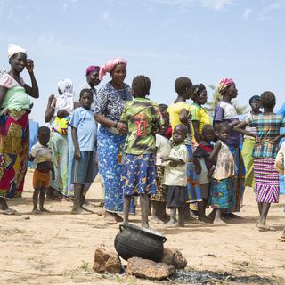 Sur les quatre derniers mois, environ 300'000 personnes ont été contraintes de fuir leurs habitations au Burkina Faso. [Keystone - Marwa Awad]