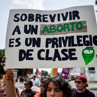 Une manifestante colombienne milite pour le droit à l'avortement. [AFP - Luis Robayo]