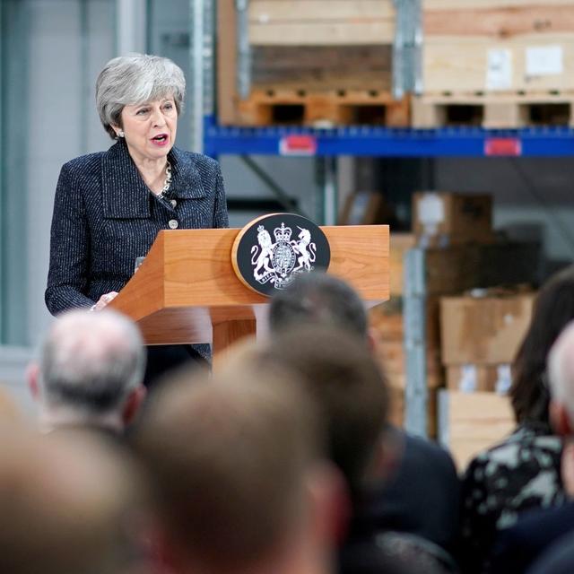 Theresa May s'est exprimée depuis une usine de Grimsby, dans le nord-est de l'Angleterre. [Pool/Reuters - Christopher Furlong]