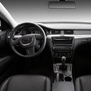 L'intérieur d'une voiture moderne. [Depositphotos - krasyuk]