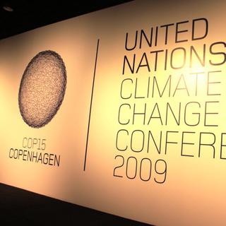 Le 19 décembre 2009, la conférence sur le climat de Copenhague sʹachevait sur un échec retentissant. Quelles furent, dans la décennie qui suivi, les conséquences de cet échec? [cc [Creative Commons]]
