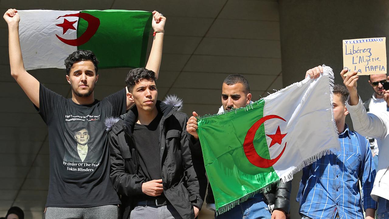 Etudiants protestataires sur un campus d'Alger, dimanche 03.03.2019. [Reuters - Ramzi Boudina]