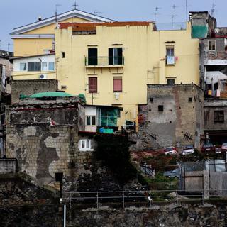 Naples, retour sur le lieu du crime (4/10): les bons et les méchants [Lynne McGregor]