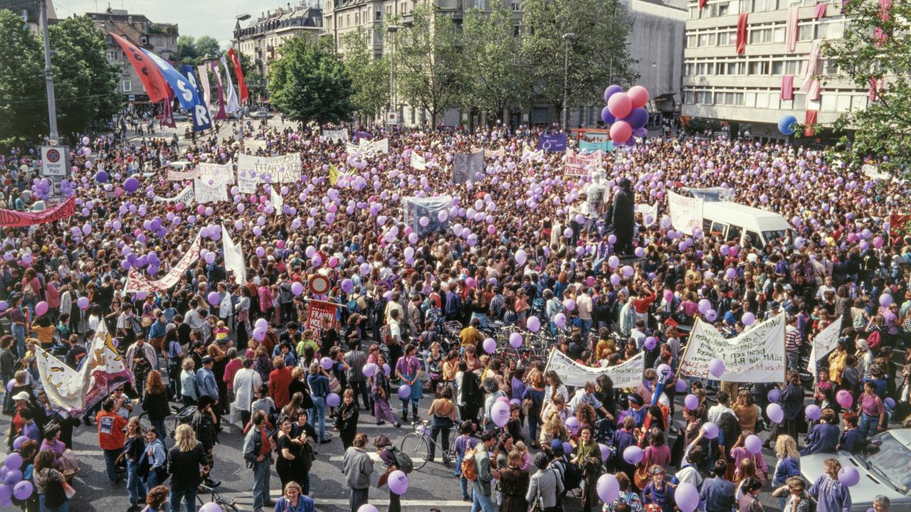 La première grève des femmes, le 14 juin 1991. [Keystone - Walter Bieri]